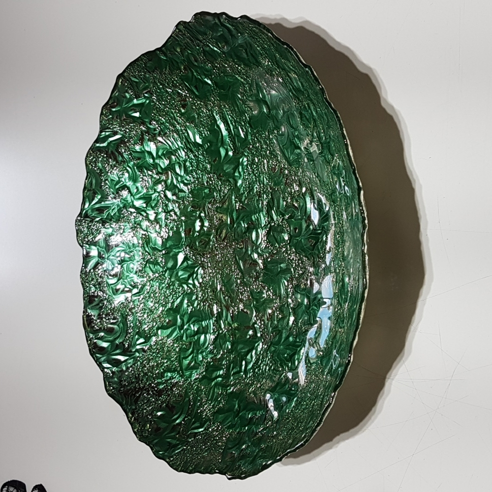 Decorative glass bowl